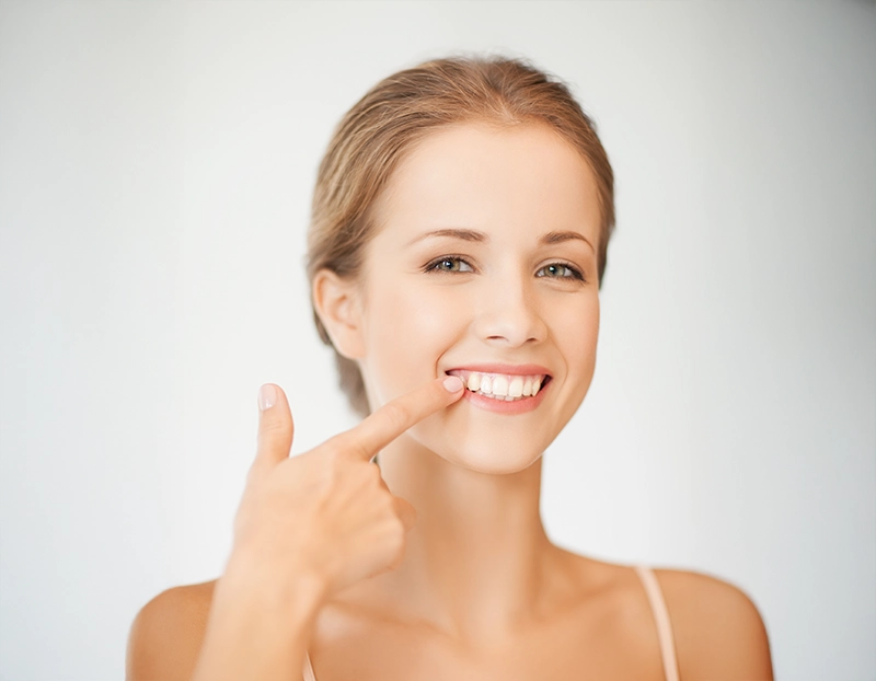 Porcelain veneers Porcelain veneers